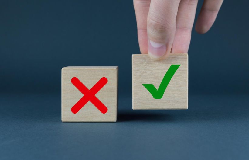 Yes or no signs cubes with accepted and rejected signs.